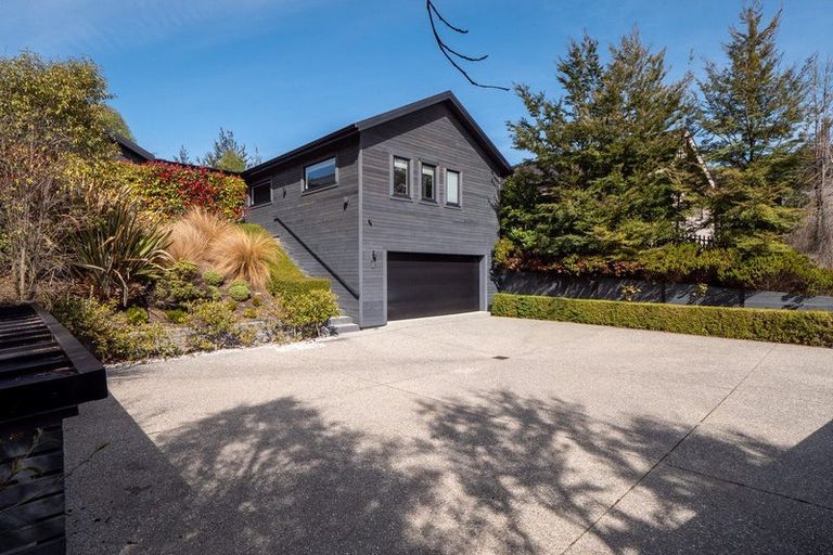 Photo of property in 27 Pendeen Crescent, Jacks Point, Queenstown, 9371