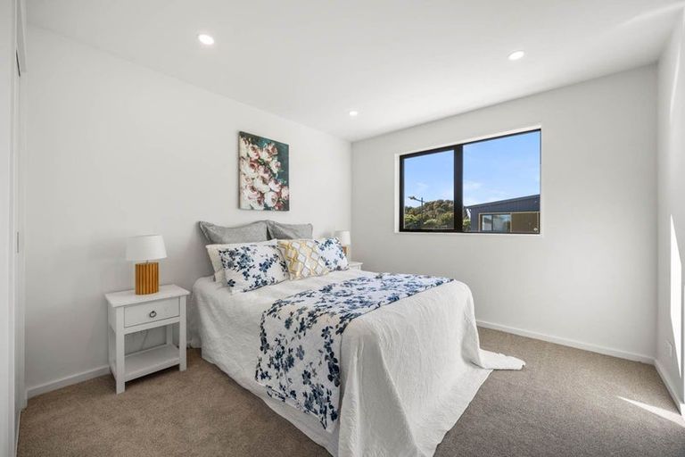 Photo of property in 32 Taipahitini Road, Rosehill, 2113