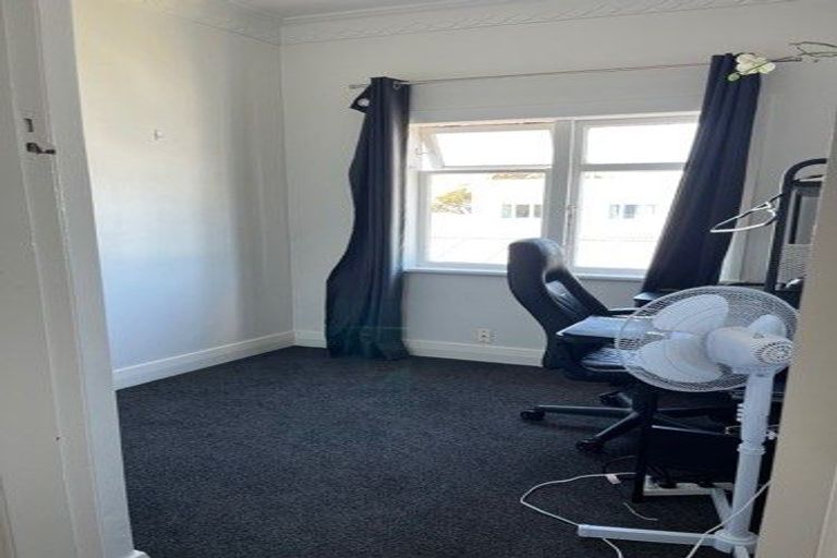 Photo of property in 8 Helen Street, Brooklyn, Wellington, 6021