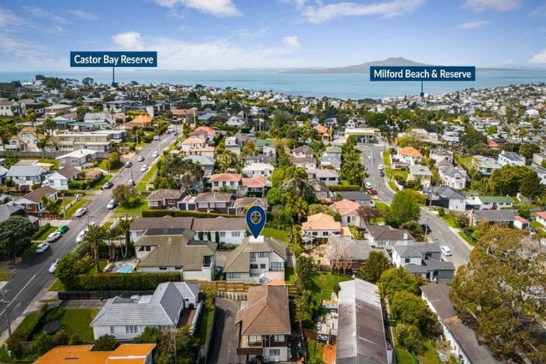 Photo of property in 1/12 Richards Avenue, Forrest Hill, Auckland, 0620