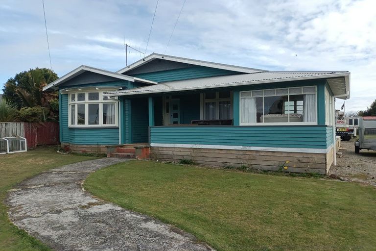 Photo of property in 50 Queen Street, Westport, 7825