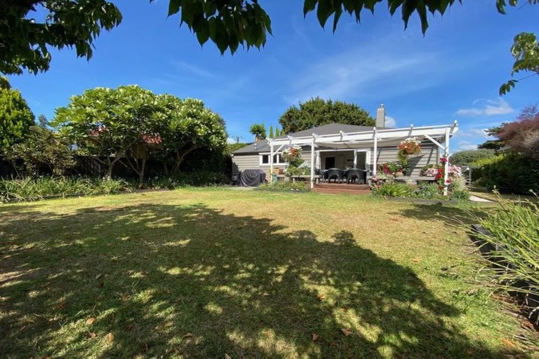 Photo of property in 43 Roseberry Avenue, Birkenhead, Auckland, 0626
