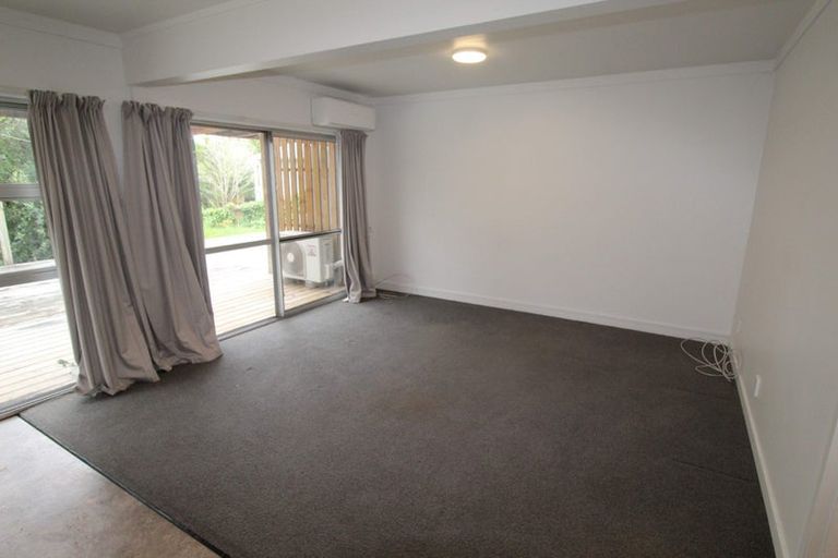 Photo of property in 25 Kamara Road, Glen Eden, Auckland, 0602