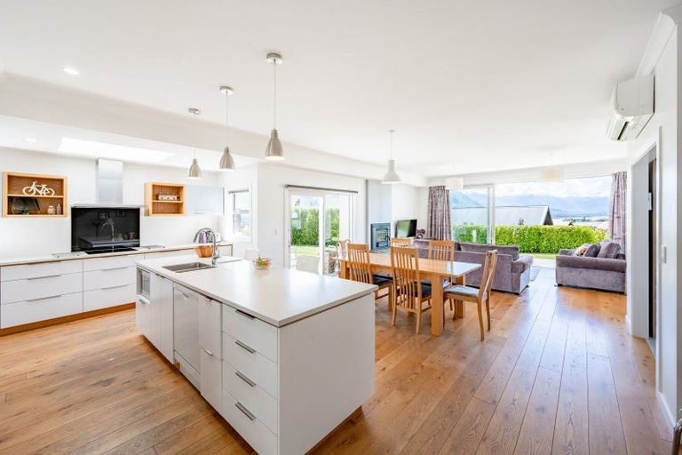 Photo of property in 6 Bovett Place, Wanaka, 9305