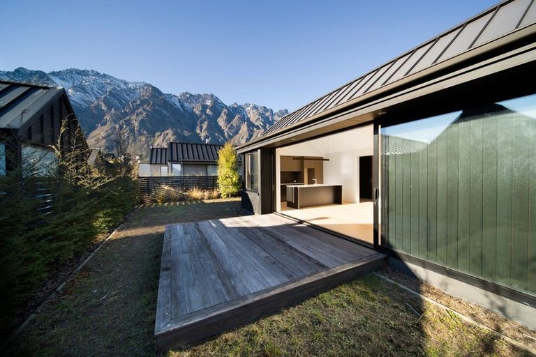 Photo of property in 8 Parera Lane, Jacks Point, Queenstown, 9371