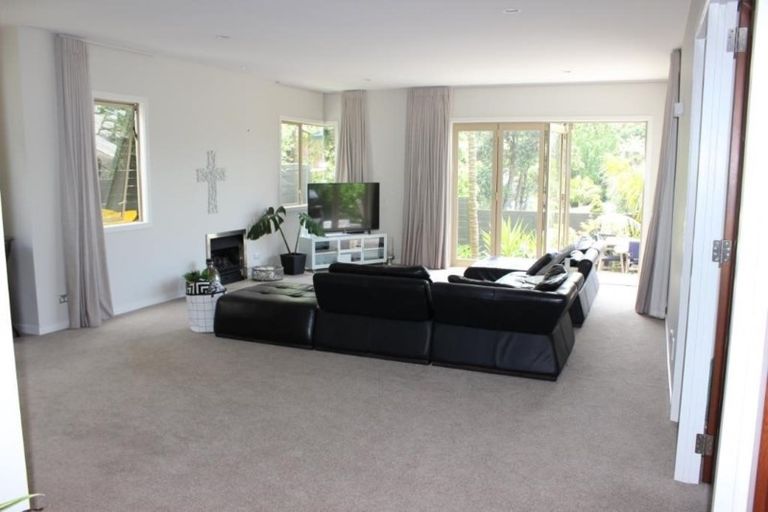 Photo of property in 28b Bevyn Street, Castor Bay, Auckland, 0620