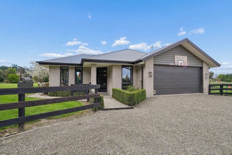 Photo of property in 166 Swamp Road, Loburn, Rangiora, 7472