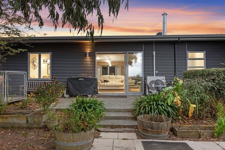 Photo of property in 27 Loburn Whiterock Road, Loburn, Rangiora, 7472