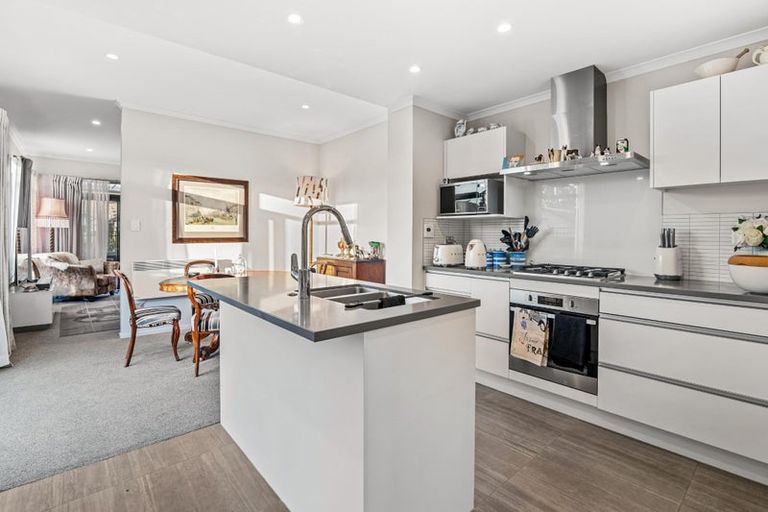 Photo of property in 14b Dida Park Drive, Kumeu, 0810