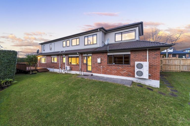 Photo of property in 54 Sapperton Drive, Henderson, Auckland, 0612