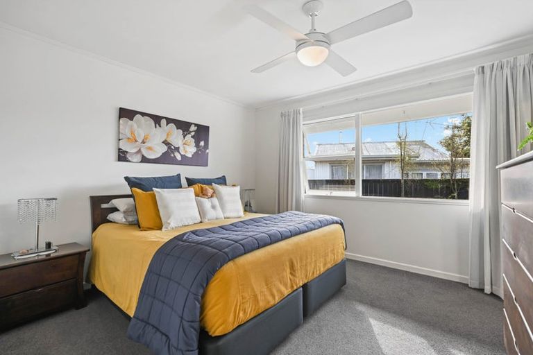 Photo of property in 37 Braid Road, St Andrews, Hamilton, 3200