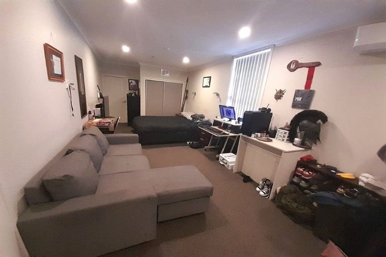 Photo of property in 1/5 Massey Avenue, Pukekohe, 2120