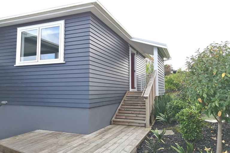 Photo of property in 28 Garfield Road, Helensville, 0800