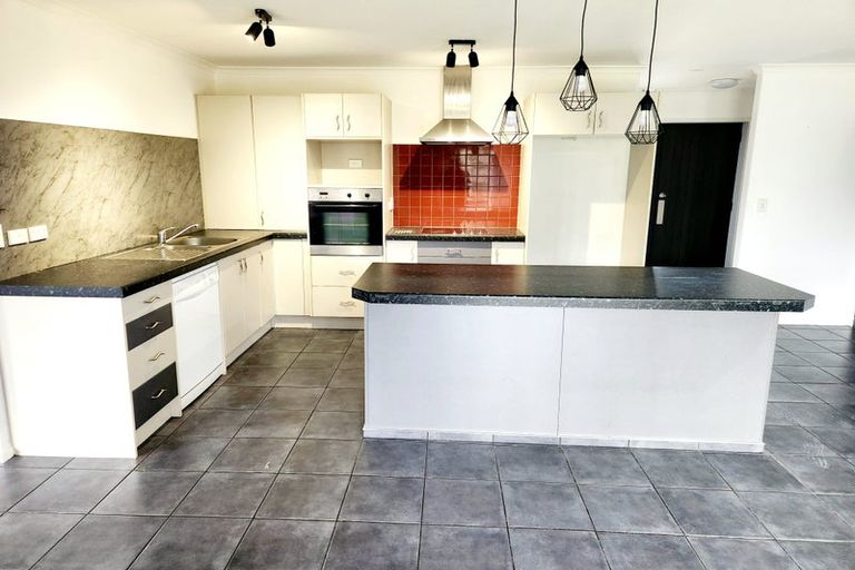 Photo of property in 109 Farnborough Drive, Grandview Heights, Hamilton, 3200