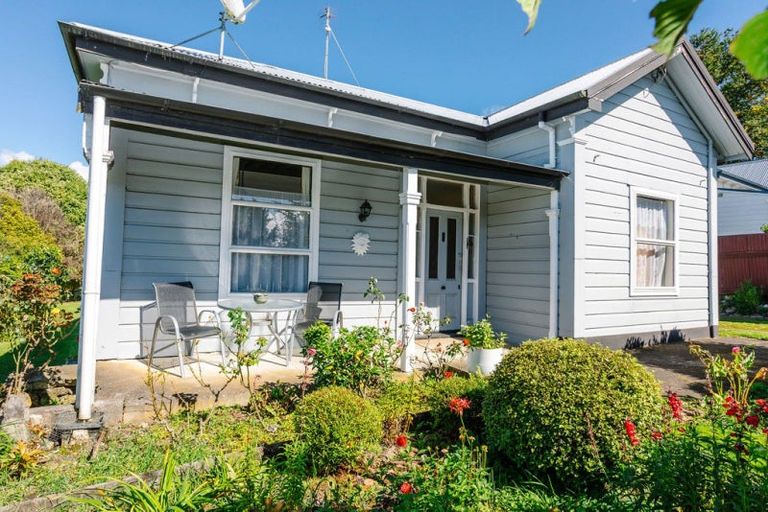 Photo of property in 7 Ruahine Street, Dannevirke, 4930