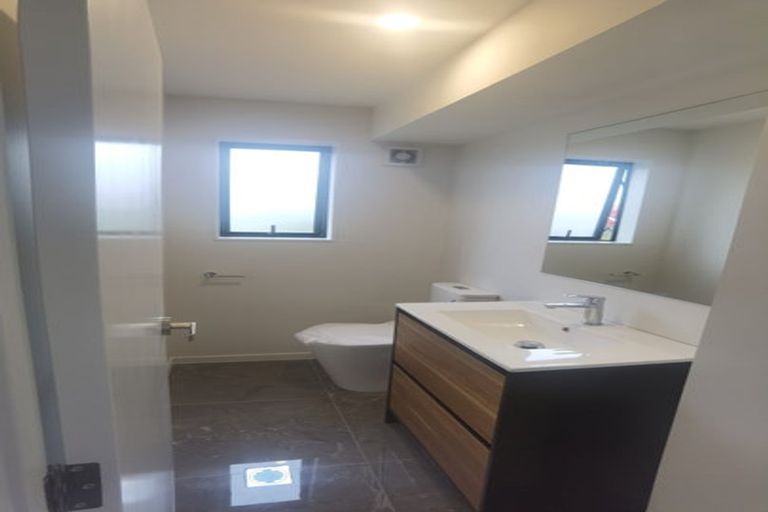 Photo of property in 4a Tonar Street, Northcote, Auckland, 0627