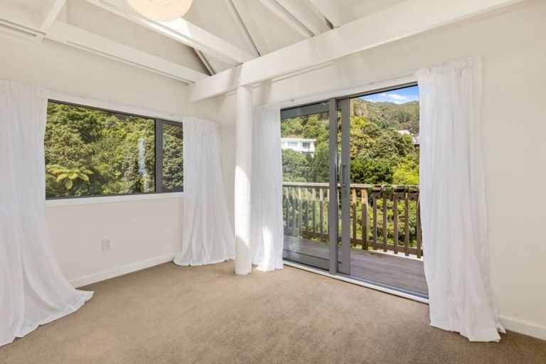Photo of property in 13 Russo Terrace, Eastbourne, Lower Hutt, 5013