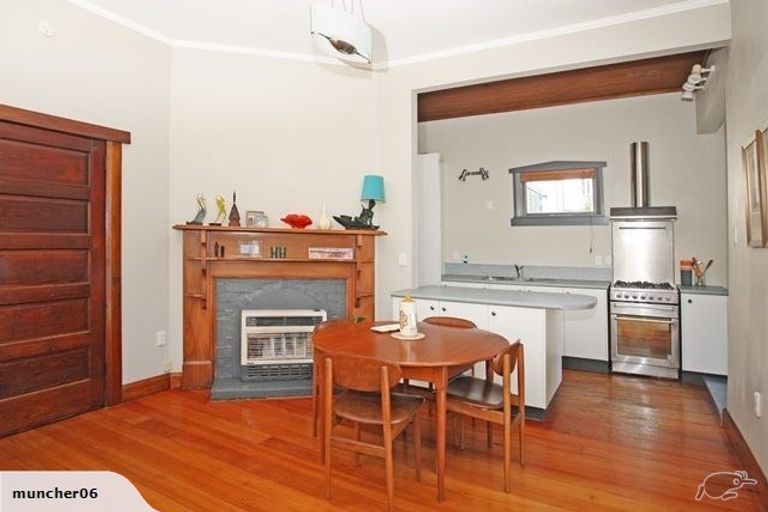 Photo of property in 124 Russell Terrace, Berhampore, Wellington, 6023