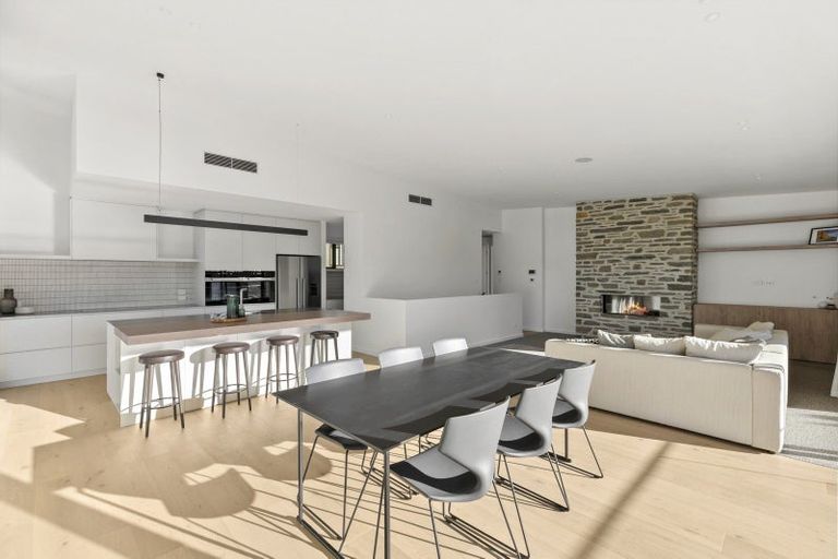 Photo of property in 147b Warren Street, Wanaka, 9305