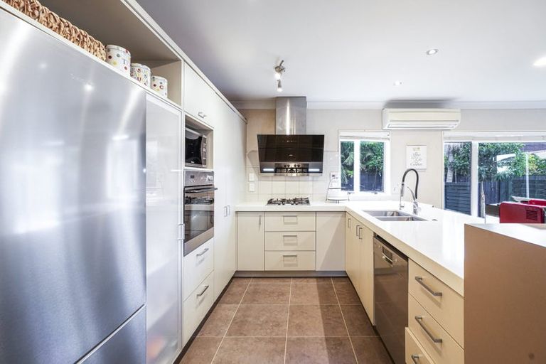 Photo of property in 3 Girvan Terrace, Wattle Downs, Auckland, 2103