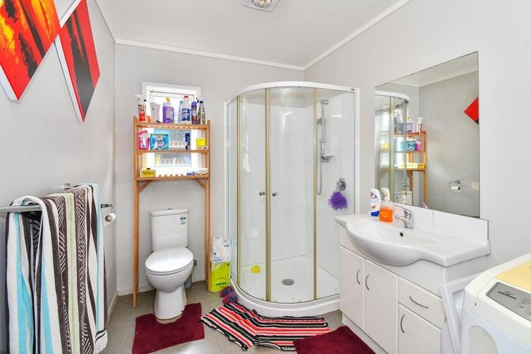 Photo of property in 16 Gambare Place, Wattle Downs, Auckland, 2103