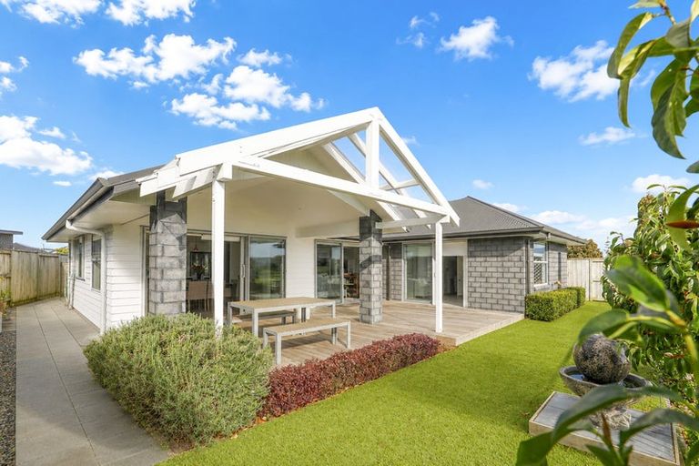 Photo of property in 37 Harding Drive, Papamoa Beach, Papamoa, 3118