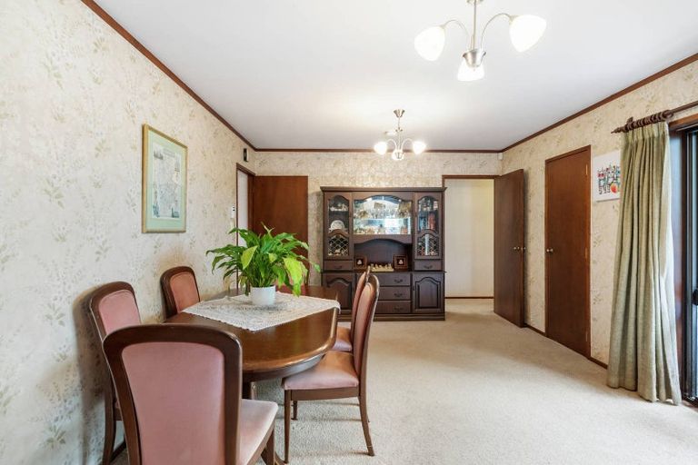 Photo of property in 15 Mark Edward Drive, Half Moon Bay, Auckland, 2012