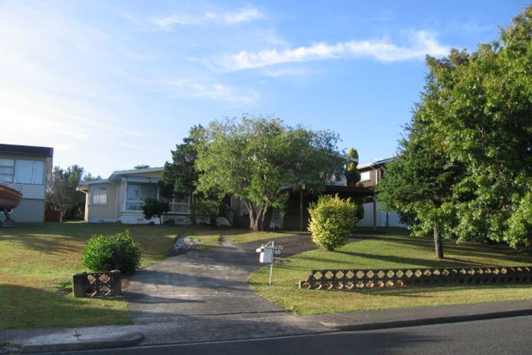 Photo of property in 68 Bruce Road, Glenfield, Auckland, 0629