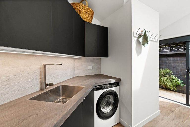 Photo of property in 120 Tauroa Road, Havelock North, 4130