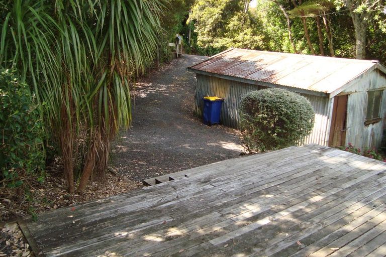 Photo of property in 132 Cornwallis Road, Cornwallis, Auckland, 0604