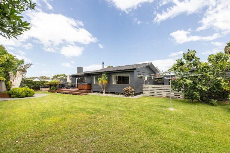 Photo of property in 22 Valerie Street, Clive, 4102