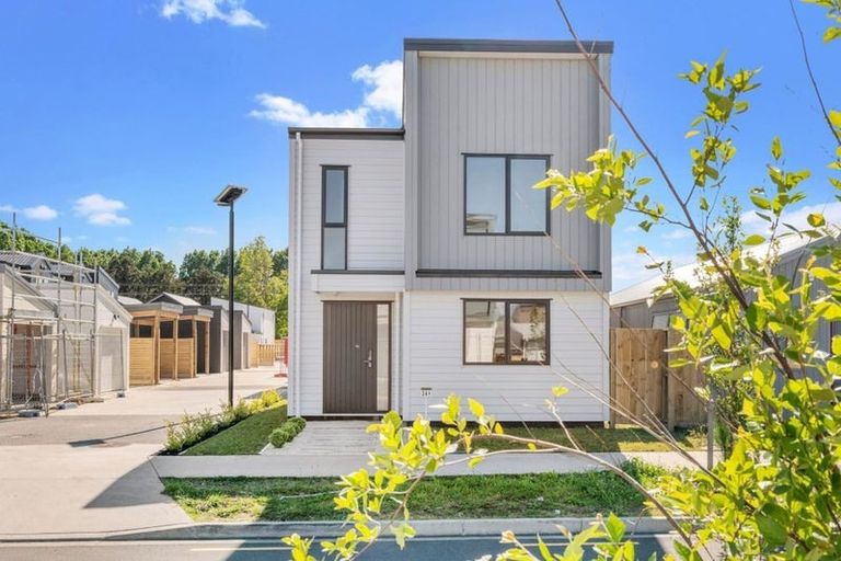 Photo of property in 24a Clayden Shuttleworth Street, Papakura, 2110