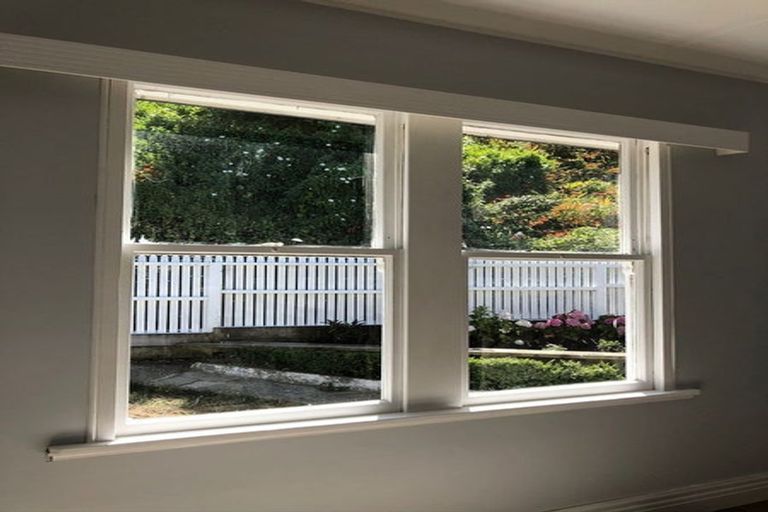 Photo of property in 86 Todman Street, Brooklyn, Wellington, 6021