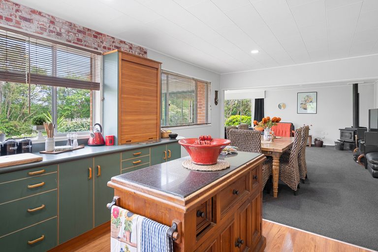 Photo of property in 620 Western Lake Road, Western Lake, Featherston, 5773