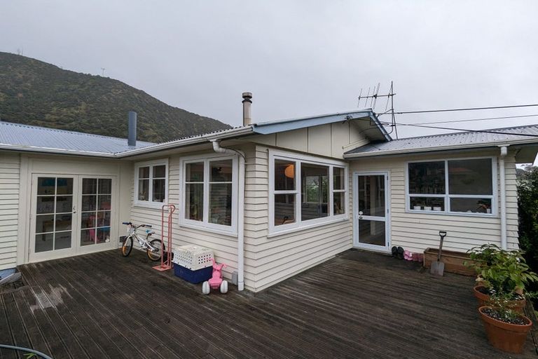Photo of property in 46 Wellington Road, Paekakariki, 5034