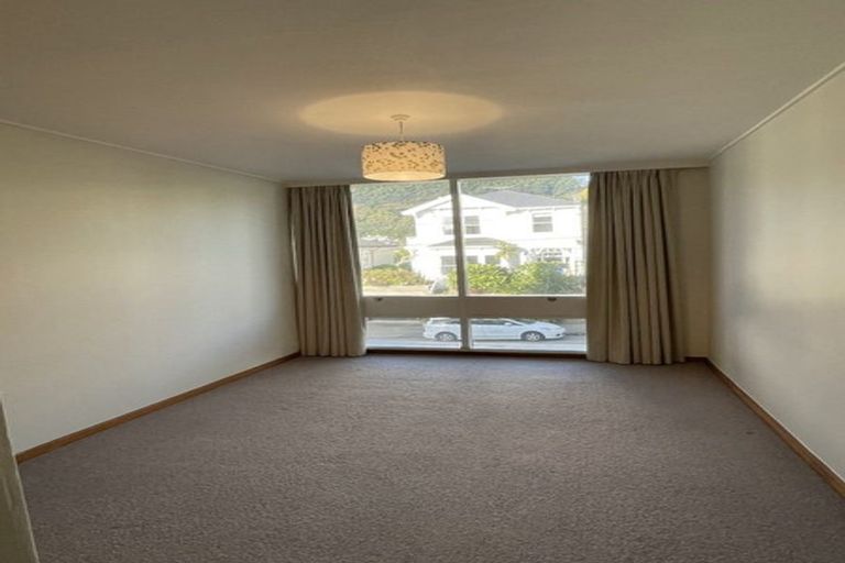 Photo of property in Embassy Court, 72 Brougham Street, Mount Victoria, Wellington, 6011