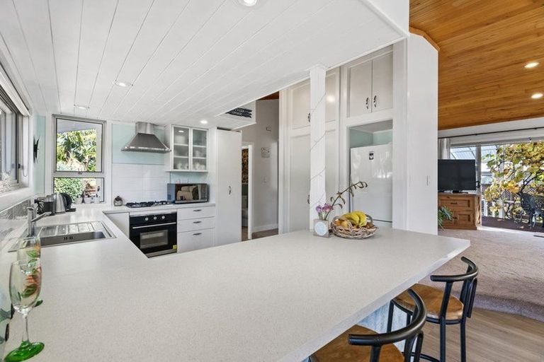 Photo of property in 32 The Circle, Manly, Whangaparaoa, 0930