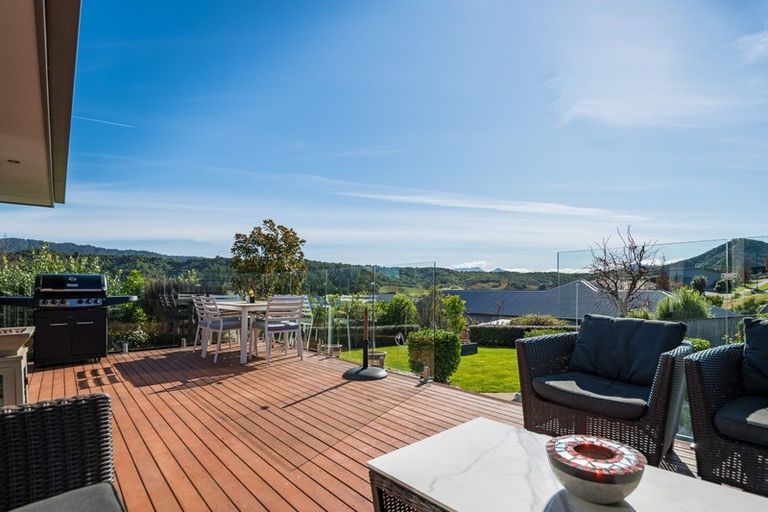 Photo of property in 3 Fantail Heights, Picton, 7220