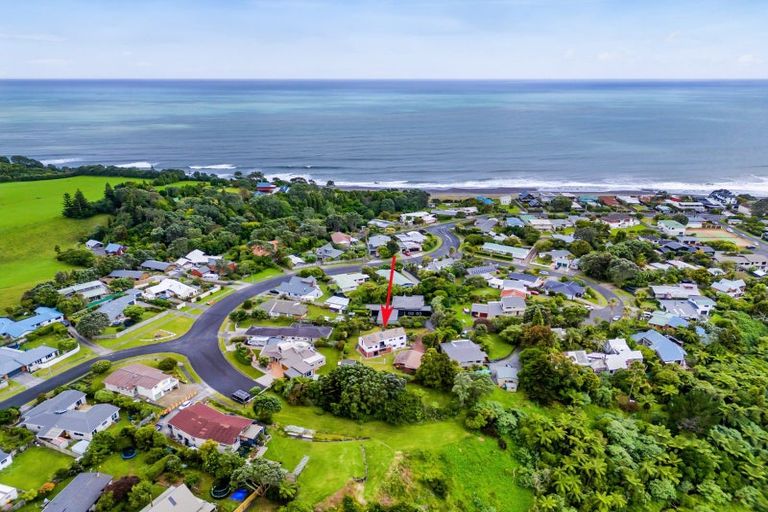 Photo of property in 24 Prudence Place, Oakura, 4314