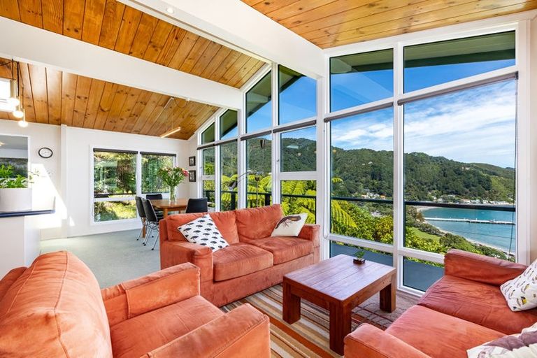 Photo of property in 42 Ferry Road, Days Bay, Lower Hutt, 5013