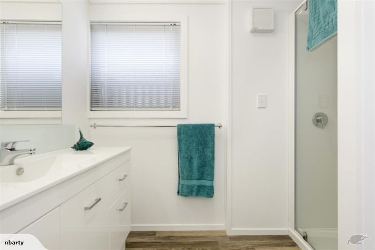 Photo of property in 2 Mahuta Road, Waitahanui, Taupo, 3378