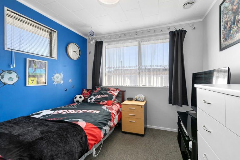 Photo of property in 2/50 Kowhai Avenue, Ebdentown, Upper Hutt, 5018