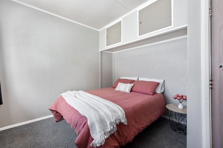 Photo of property in 22 Field Street, Silverstream, Upper Hutt, 5019