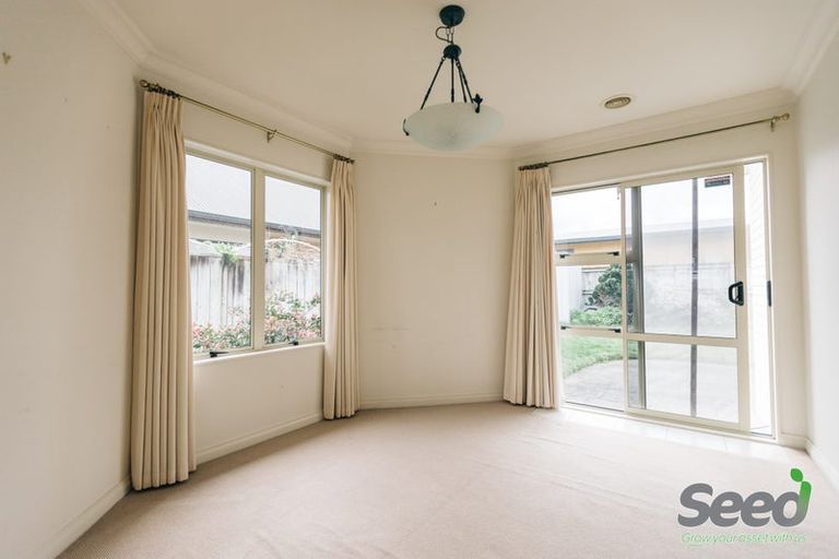 Photo of property in 2 Roderick Place, Rototuna, Hamilton, 3210