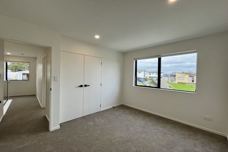 Photo of property in 12a Massine Place, Randwick Park, Auckland, 2105