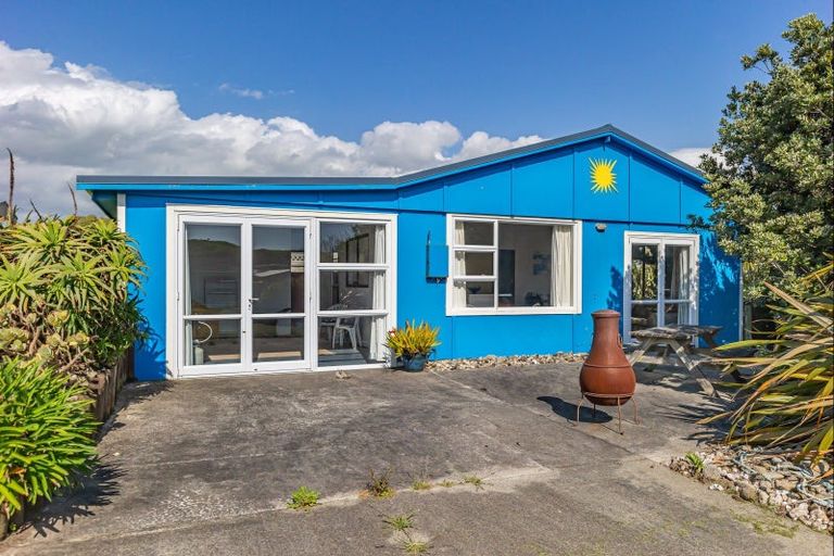 Photo of property in 5 Mahuri Street, Himatangi Beach, Foxton, 4891