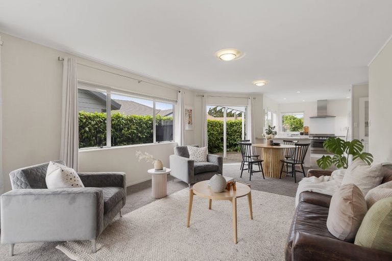 Photo of property in 3/23 Lakeside Drive, Orewa, 0931