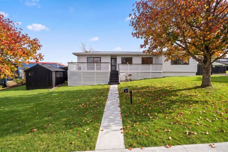 Photo of property in 1 Dalmahoy Place, Wattle Downs, Auckland, 2103