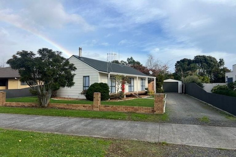 Photo of property in 672 Queen Street East, Levin, 5510