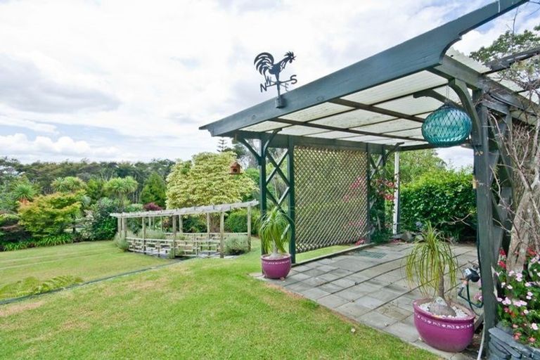 Photo of property in 209 Golf Road, Titirangi, Auckland, 0604